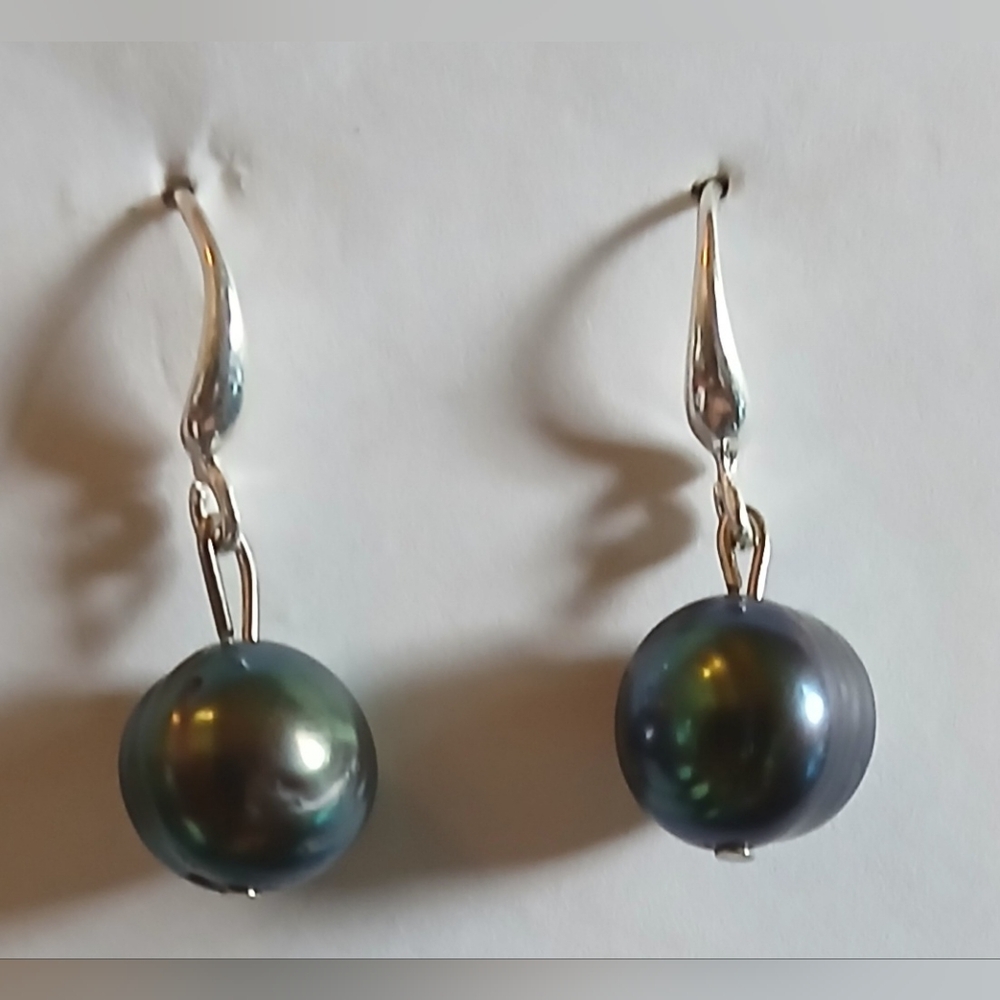 Black Thiatian Peal Earrings